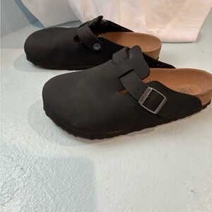 Birkenstock Black Vegan Clogs with Buckle. Non smoking house Ships only to USA.